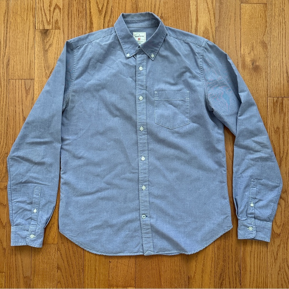 Gap Men’s Blue Button Down Shirt